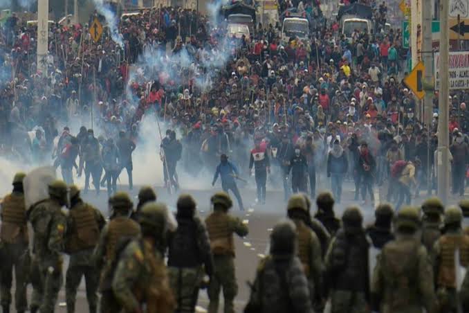 Caos no Equador: violência toma conta de país vizinho