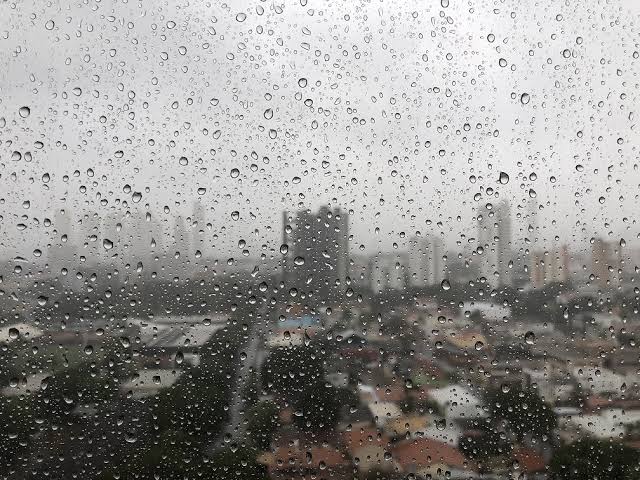 Chuvas fortes devem atingir mais de 100 cidades em Goiás neste sábado