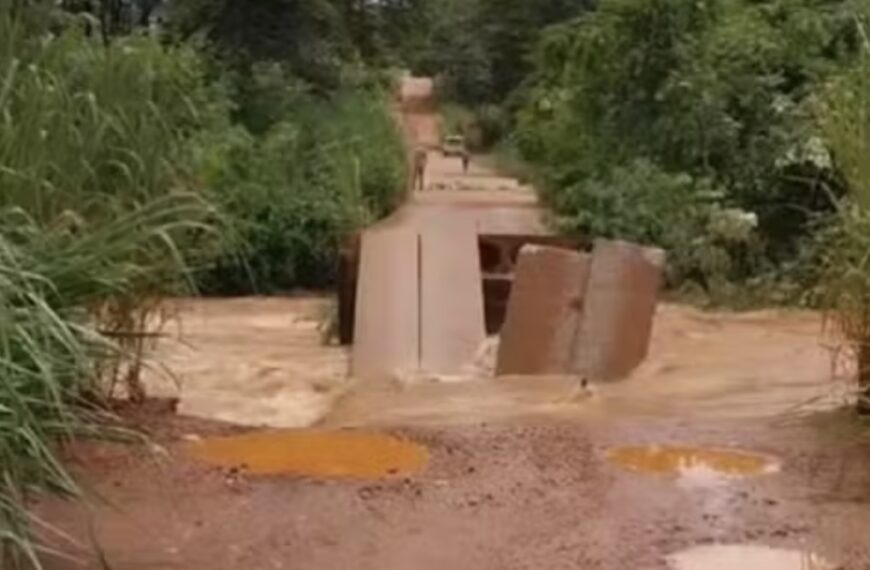 Campinaçu decreta estado de emergência por conta de fortes chuvas; ponte da GO-442 desaba