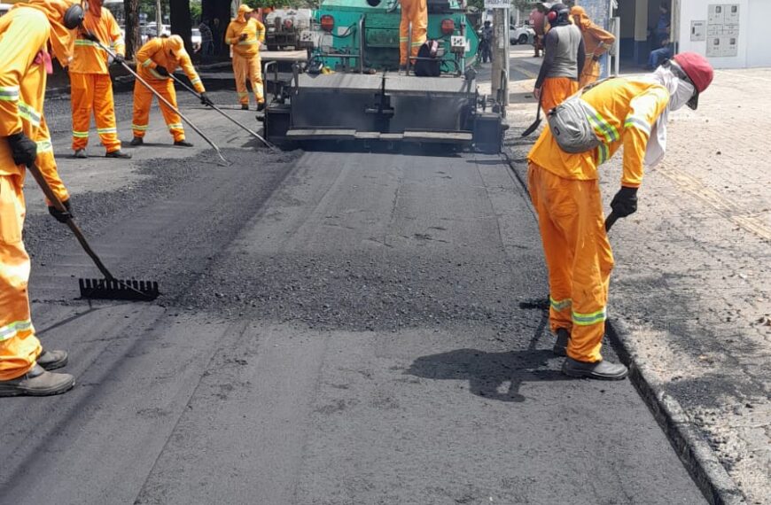Recapeamento na Avenida Pio XII atrapalha trajetos para escolas em primeiro dia de aulas 