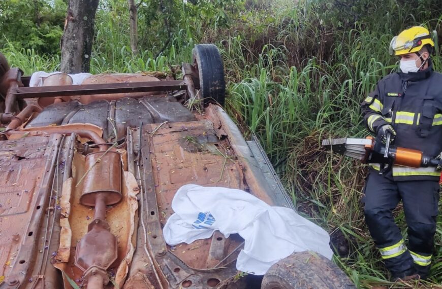 Carro capota e duas pessoas morrem, na GO-444, em Moiporá