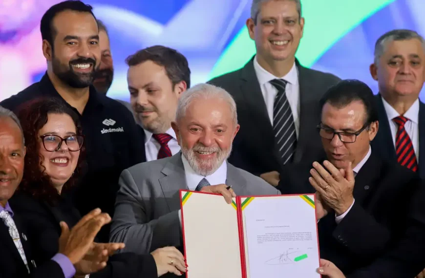 Governo Lula: projeto que regulamenta trabalho de motoristas de aplicativos vai ao congresso 