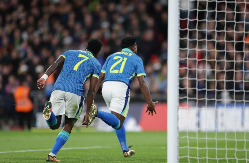 Com gol de Endrick, Brasil vence amistoso contra a Inglaterra na estreia de Dorival 