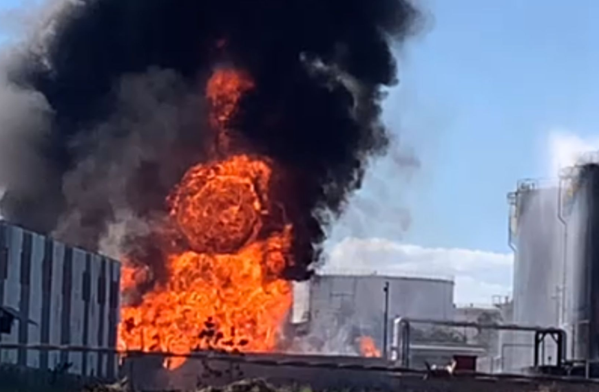 Incêndio em distribuidora de combustíveis deixa um morto e três feridos, em Senador Canedo