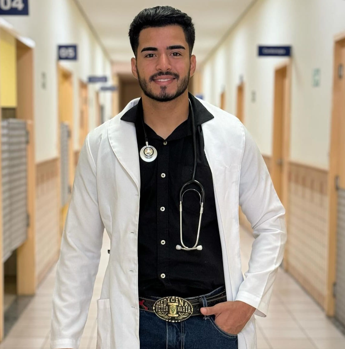 Influencer morre após carro dele capotar na GO-080, em Goiânia 