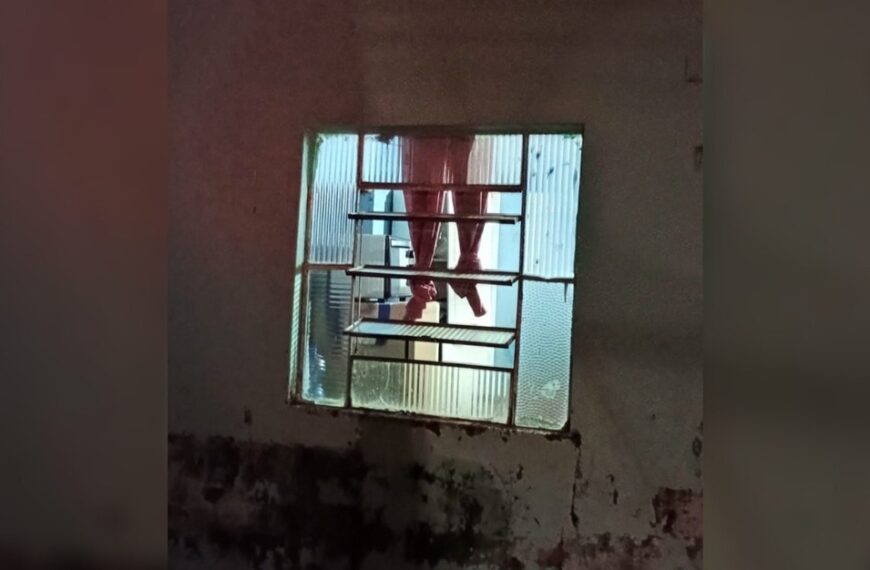 Homem chama Corpo de Bombeiros depois de confundir cortina amarrada com corpo