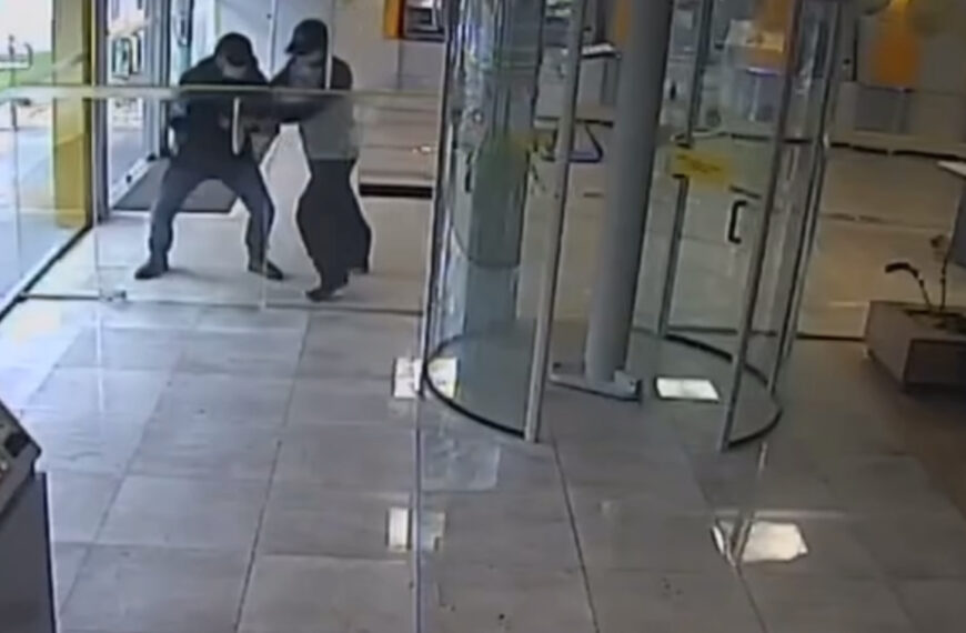 Criminosos invadem banco e furtam armas de vigilantes 