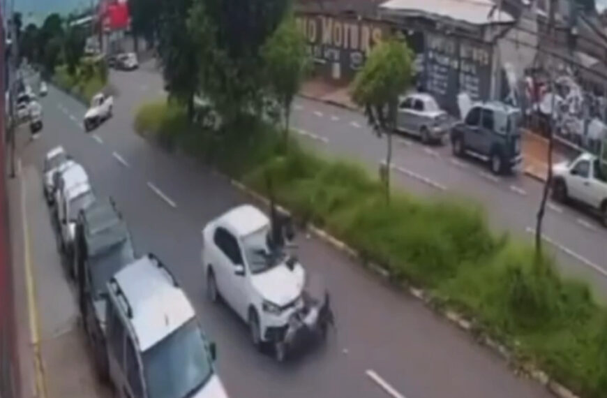 Motociclista tenta fugir de blitz e sofre acidente