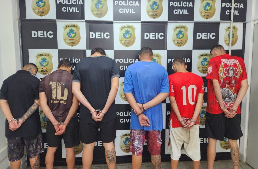 Seis membros de torcida organizada do Vila são presos em operação 