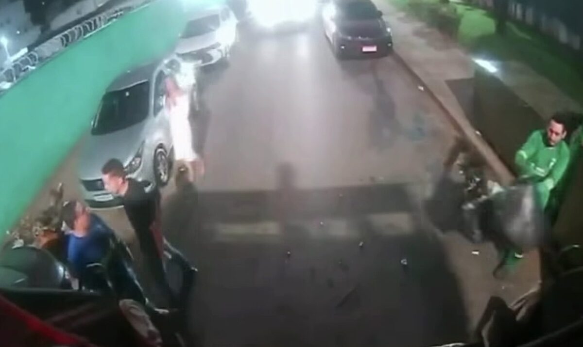 Motorista de caminhão de lixo é agredido durante coleta, em Goiânia 