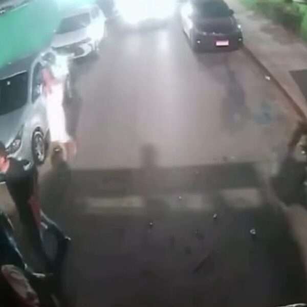 Motorista de caminhão de lixo é agredido durante coleta, em Goiânia 